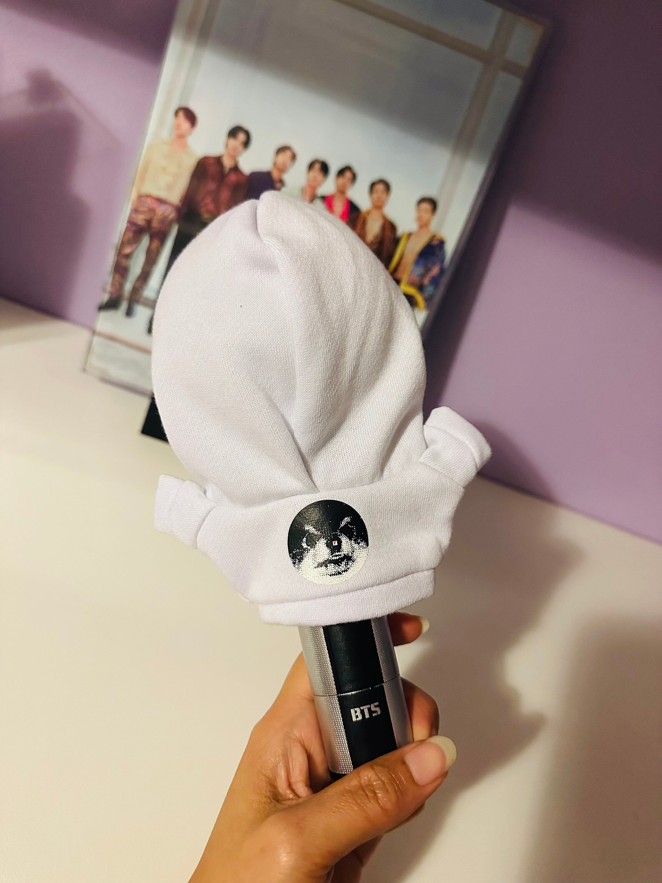ARMY BOMB Hoodie - Taehyung Layover